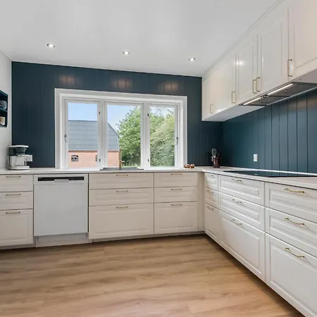 Beautiful In With Kitchen *